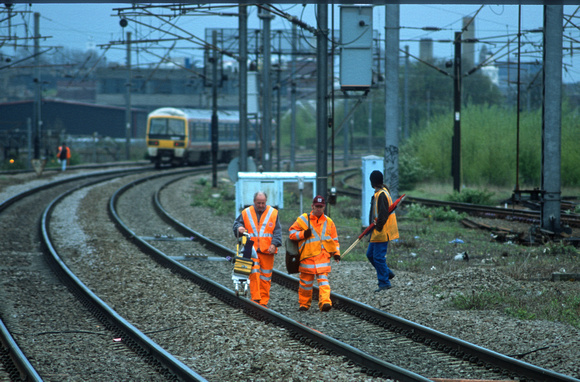 09313. Ultrasonic testing of rails. Finsbury Park. 04.05.2001