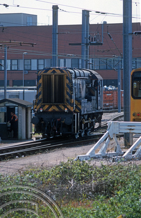 09285. 08834 tripping from BN. Hornsey. 04.05.2001