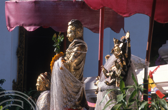 T7242. Statues. Wat Po. Bangkok. Thailand. May 1998