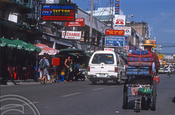 T7256. Streetlife. Khao San Rd. Bangkok. Thailand. May 1998