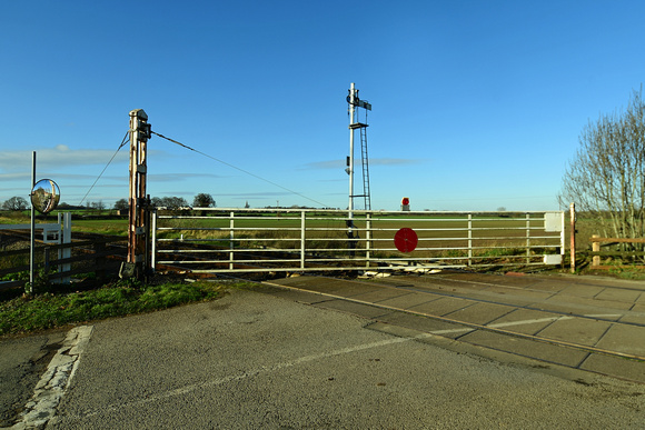 DG346152. Level crossing gates. Hammerton. 19.11.20.