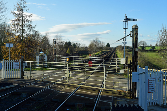 DG346177. Level crossing gates. Hammerton. 19.11.20.