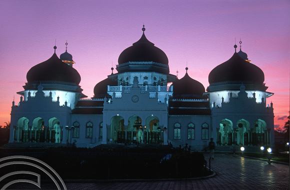 T7536. Baiturrahman Grand Mosque at sunset. Aceh. Sumatra. Indonesia. 3rd August 1998.