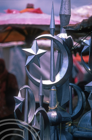 T7583. Metalwork in the market. Bukittinggi. West Sumatra. Indonesia. 12th August 1998