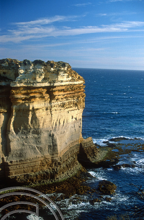 T8543. The twelve apostles. The Great Ocean Rd. Victoria. Australia. 4th January 1999.