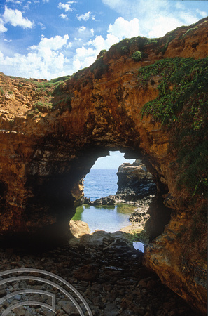 T8578. Rock cave. Great Ocean Rd. Victoria. Australia. January 1999.