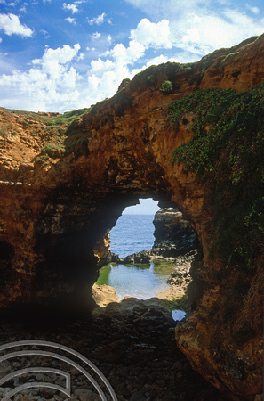 T8579. Rock cave. Great Ocean Rd. Victoria. Australia. January 1999.