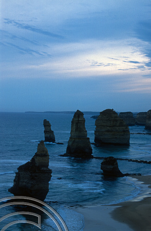 T8590. The Twelve Apostles. Great Ocean Rd. Victoria. Australia. 4th January 1999.