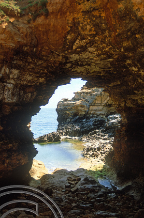 T8582. Rock cave. Great Ocean Rd. Victoria. Australia. January 1999.