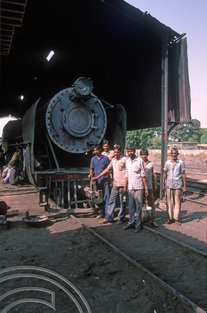 FR0048. YP 4-6-2 No 2622. With shed staff Jaipur. Rajasthan. India. 30.10.1991