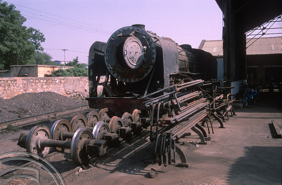 FR0051. YP 4-6-2 No 2460. For repairs. Jaipur. Rajasthan. India. 30.10.1991