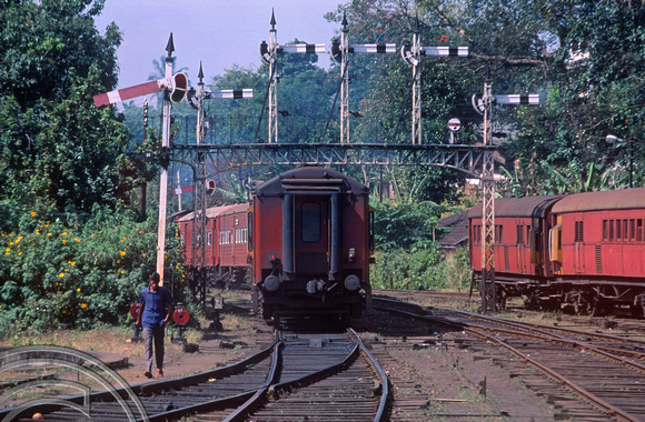 FR0127. Lower Quadrant signal gantry. Kandy. Sri Lanka. February 1992