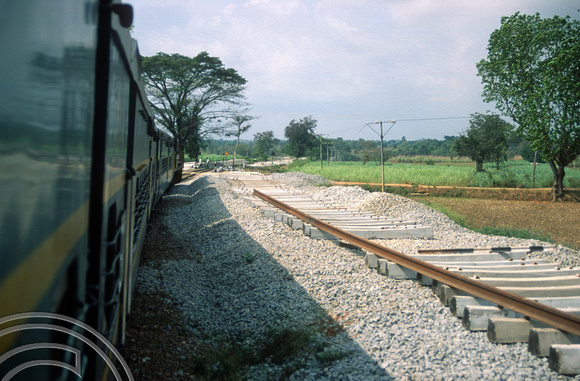 FR0200. Gauage conversion between Bangalore and Mysore. Karnataka. India. December.1991