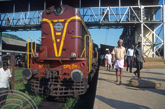 FR0267. WDM7 No 11009. Morning commuter train. Enakulam Junction. India. 27st December 1997