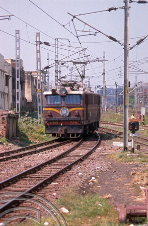 FR0290. YAM1 No 21906. Leaving the depot. Chennai (Madras). Tamil Nadu. India. 13th February 1998