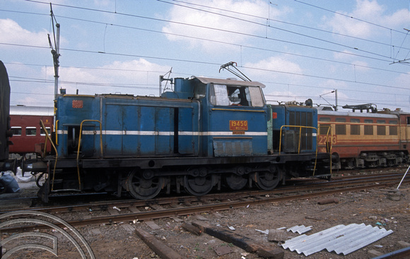 FR0295. WDS4b 0-6-0 No 19450. Chennai Central. (Madras). Tamil Nadu. India. 15th February 1998