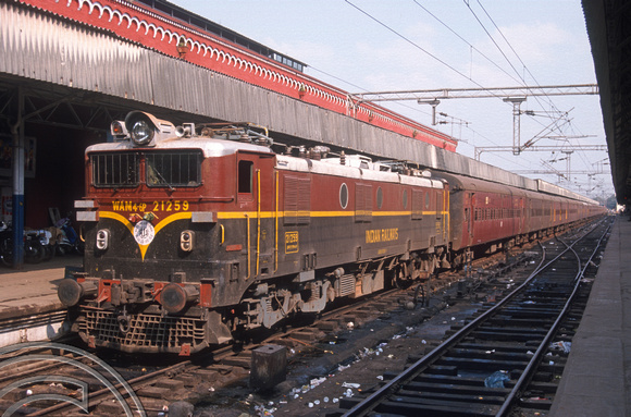 FR0294. WAM4-6P No 21259. Chennai Central. (Madras). Tamil Nadu. India. 15th February 1998
