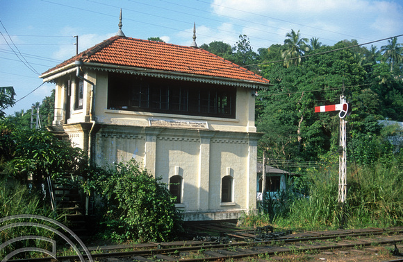 FR0753. Semaphore signal and signalbox. Peradeniya Junction. Sri Lanka. 31.12.2002