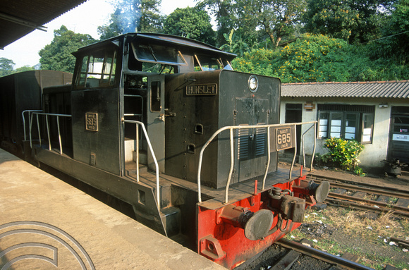 FR0826. Y Class Hunslet (7141 of 1969). Kandy. Sri Lanka. 01.01.2003
