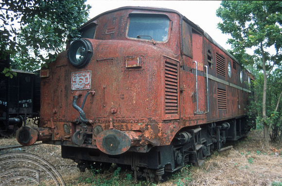 FR1007. M1 No 560. (Brush - Bagnall). Dematagoda depot. Colombo. Sri Lanka. 15.01.2003