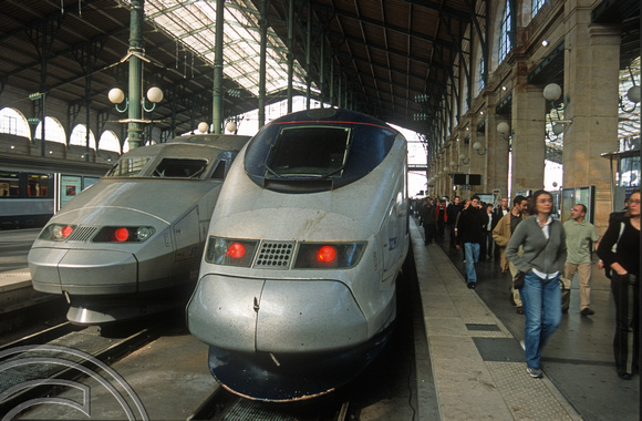 FR1149. TGV set 37. Eurostar 3226 on domestic services. Gare du Nord. Paris. France. 27.09.2003