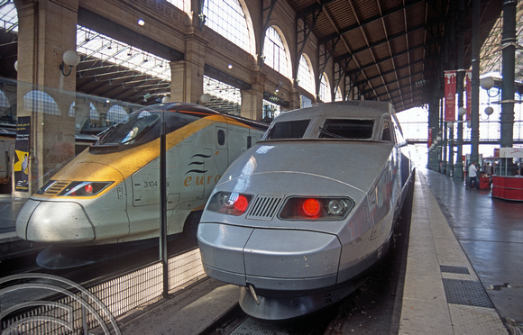 FR1153. Eurostar 3104. TGV set 97. Gare du Nord. Paris. France. 27.09.2003