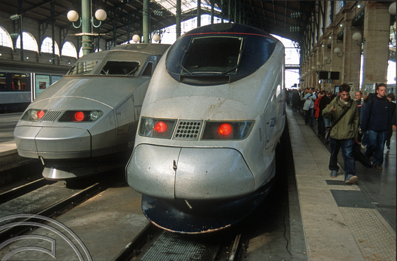 FR1150. TGV set 37. Eurostar 3226 on domestic services. Gare du Nord. Paris. France. 27.09.2003