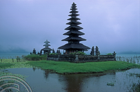 T7972. Pura Ulun Danu Beratan. Bali. Indonesia.  October 1998
