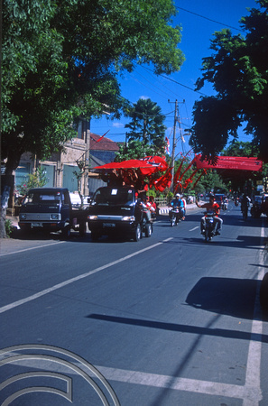 T7977. Megawati supporters. Kuta. Bali. Indonesia.  October 1998