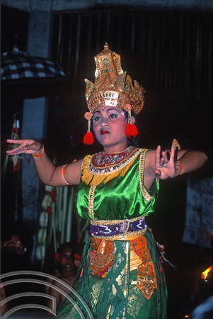 T7988. Balinese dancer. Ubud. Bali. Indonesia. 19th October 1998