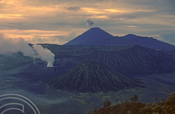 T8174. Dawn at Mount Bromo. Java. Indonesia. 19th November 1998