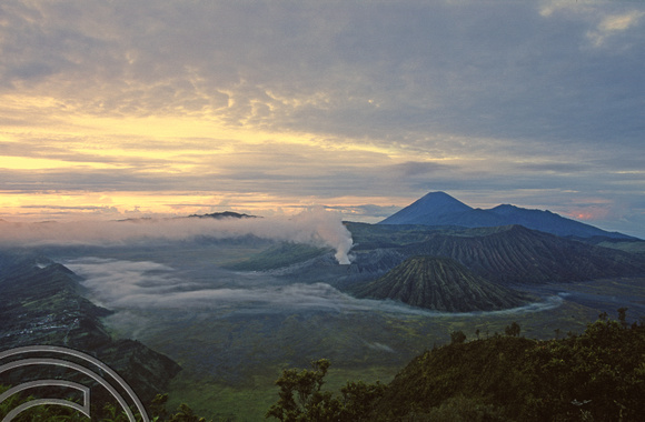 T8183. Dawn at Mount Bromo. Java. Indonesia. 19th November 1998