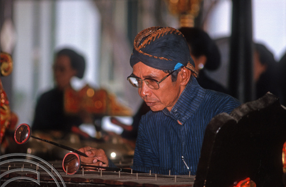 T8229. Gamelan musicians. Sultan's Palace. Yogyakarta. Java. Indonesia. November 1998