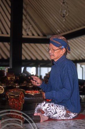 T8233. Gamelan musicians. Sultan's Palace. Yogyakarta. Java. Indonesia. November 1998
