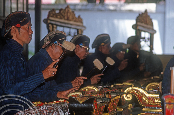 T8242. Gamelan musicians. Sultan's Palace. Yogyakarta. Java. Indonesia. November 1998