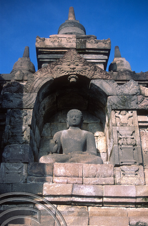 T8263. Buddha statue Borobudur. Java. Indonesia. 25th November 1998