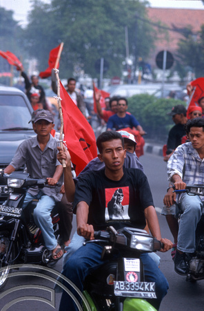 T8334. Megawati supporters demonstrating. Yogyakarta. Java. Indonesia. November 1998