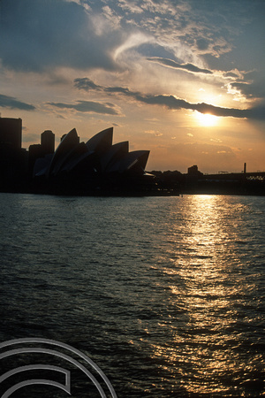 T8737. The harbour at dusk. Sydney. New South Wales. Australia.  January 1999