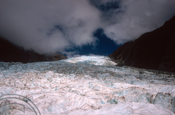 T8930. Looking up the glacier. Franz Josef Glacier. South Island. New Zealand. 18th February 1999