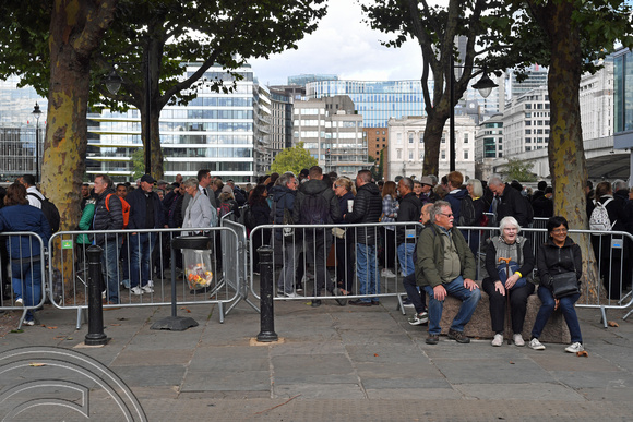 DG379439. Mourners queueing. South bank. London. 16.9.2022.
