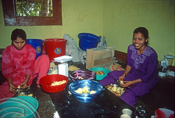T9303. Girls cooking. Double Dutch restaurant. Arambol. Goa. India. 27th January 2000