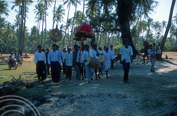 T9471. Bringing the God to the beach. Arambol. Goa. India. 5th February 2000