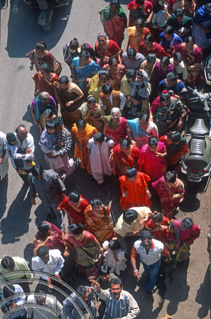 T9779. Wedding procession. Bhavnagar. Gujarat. India. 19th February 2000