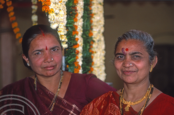 T9807. The Mothers at the marriage ceremony. Bhavnagar. Gujarat. India. 19th February 2000