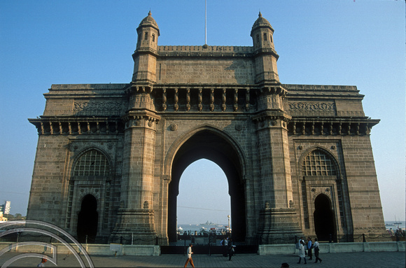 T9887. The Gateway to India. Mumbai. India. 22nd February 2000