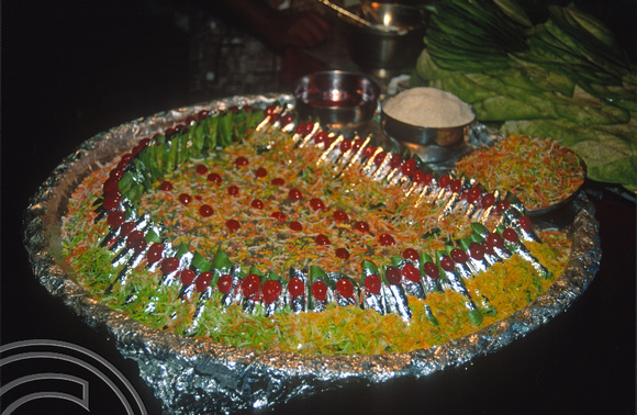 T9899. Tray of dessert Paan. Mumbai. India. 23rd February 2000
