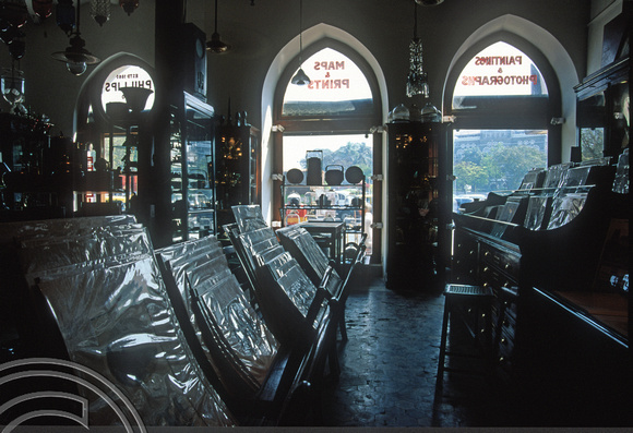 T9918. Inside Phillips antique shop. Mumbai. India. 23rd February 2000