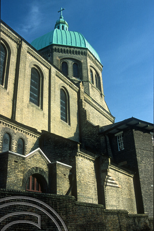 T10413. St Joseph's RC church. Highgate. London. England. 7th January 2001