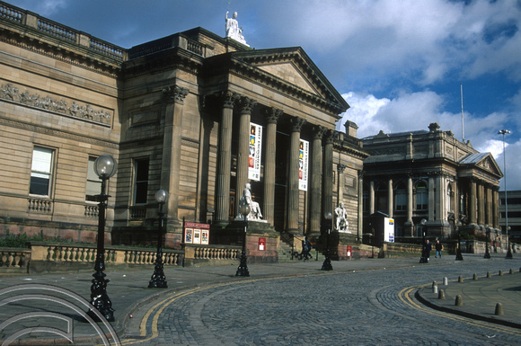 T10545. The Walker Art gallery. Liverpool. Merseyside. England. 8th March 2001