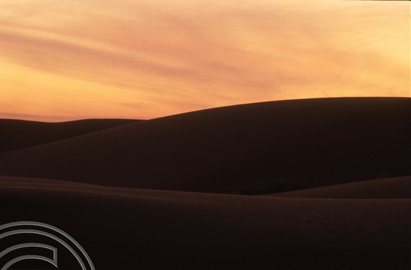T4330. Sunset in the dunes. Sam Dunes. Rajasthan. India. December 1993.